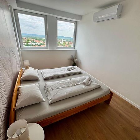 Panorama View Deluxe Apartment เวสเปรม ภายนอก รูปภาพ