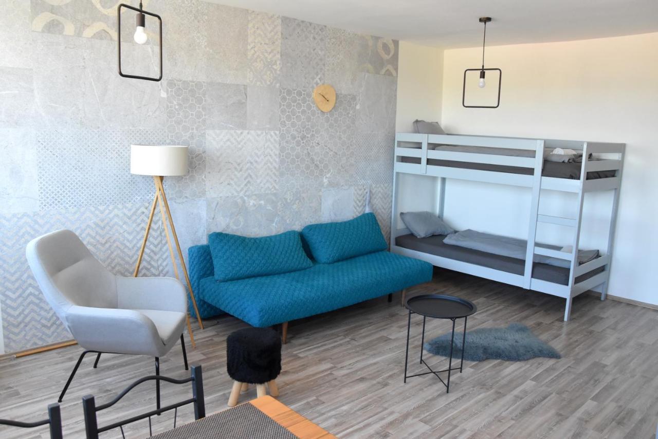 Panorama View Deluxe Apartment เวสเปรม ภายนอก รูปภาพ