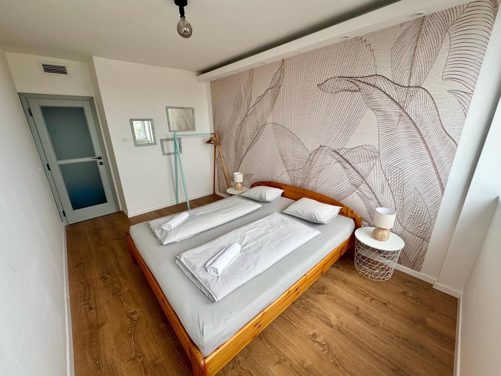 Panorama View Deluxe Apartment เวสเปรม ภายนอก รูปภาพ