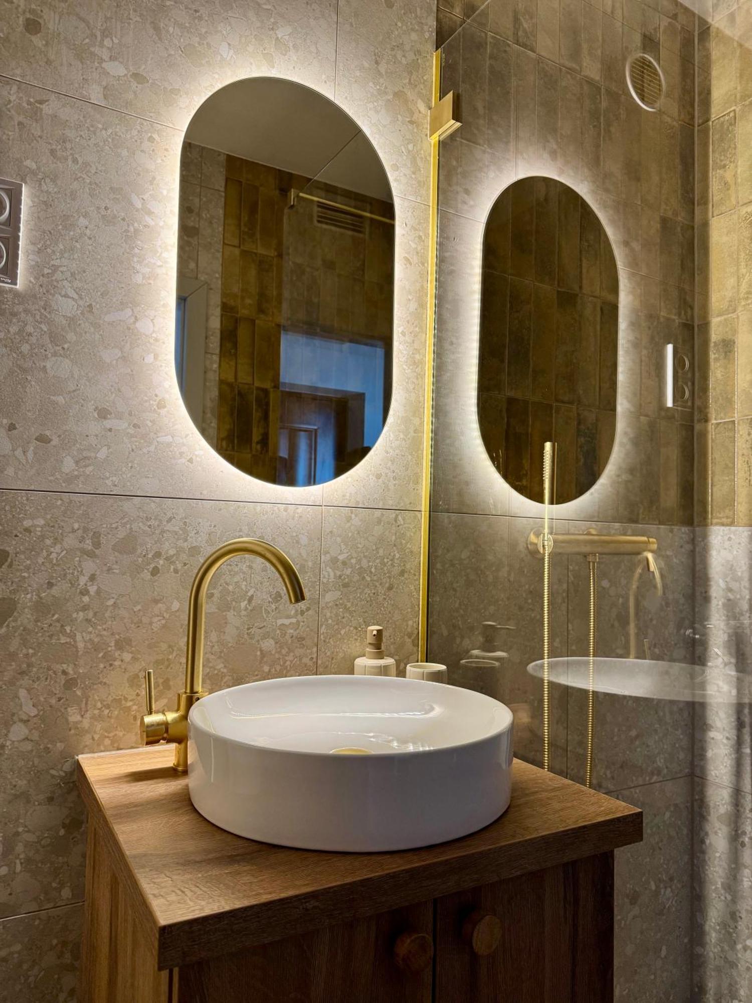Panorama View Deluxe Apartment เวสเปรม ภายนอก รูปภาพ