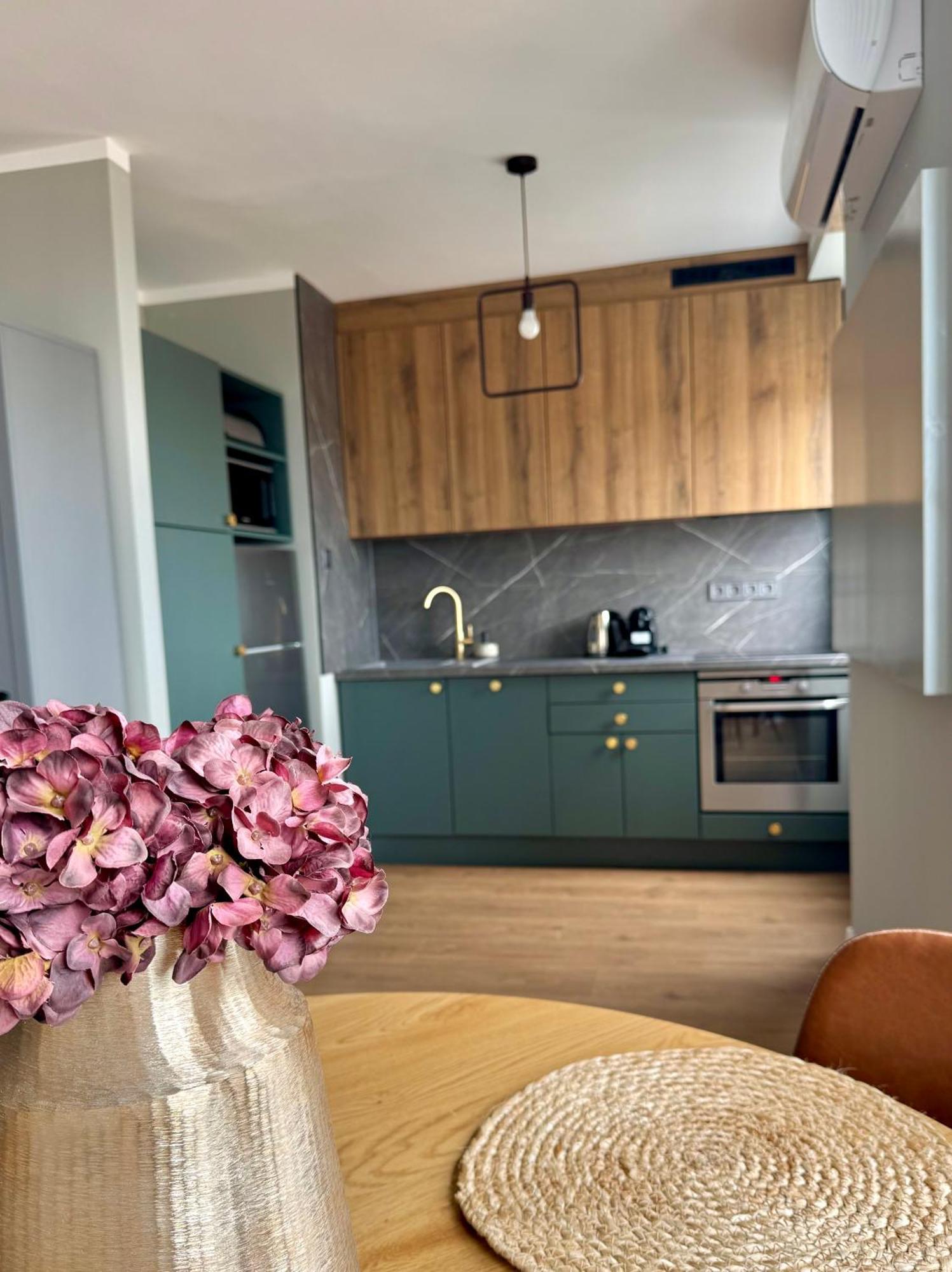 Panorama View Deluxe Apartment เวสเปรม ภายนอก รูปภาพ